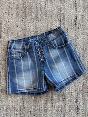 Cowgirl Tuff Striped Jean Short, size 26